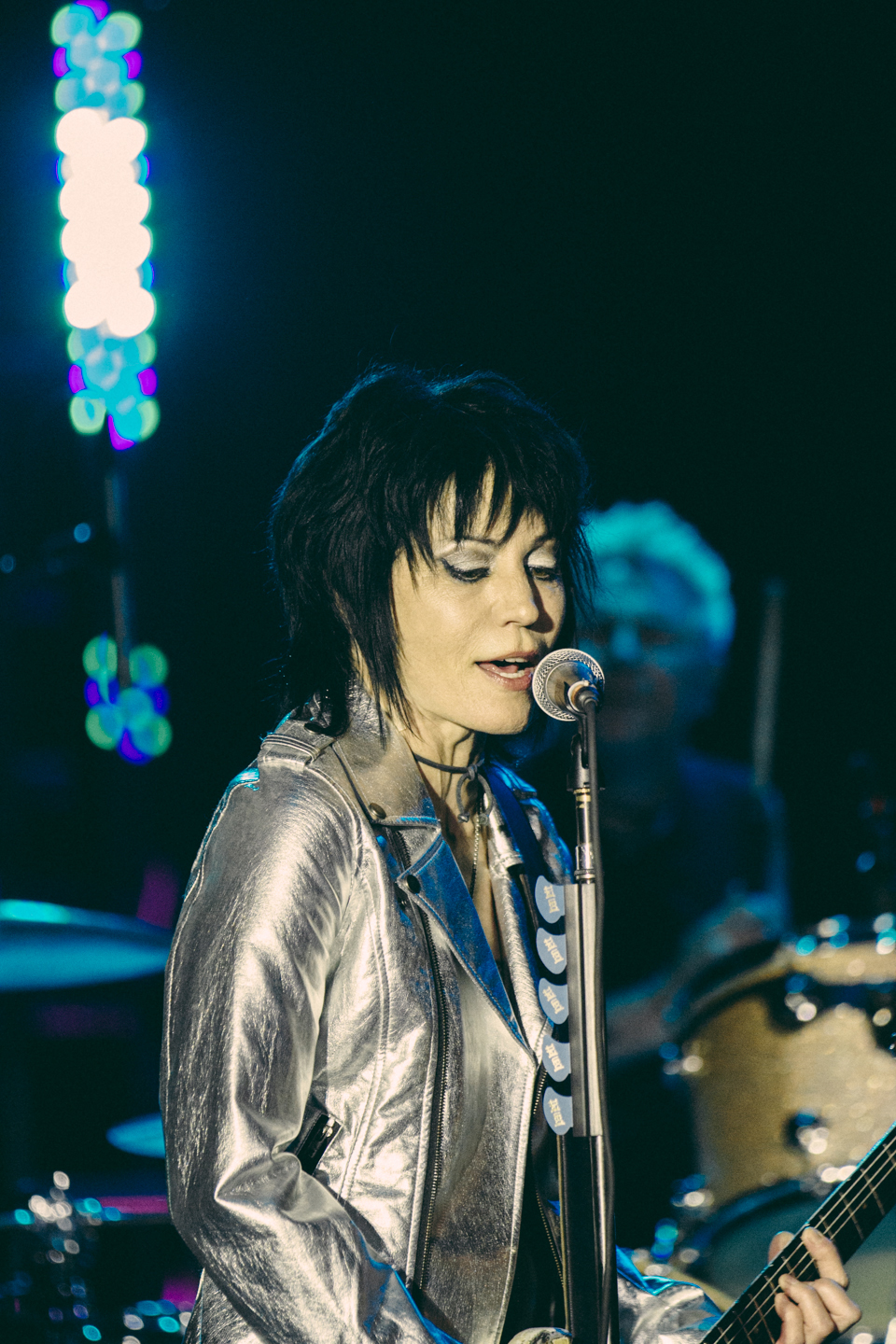 Joan Jett performing
