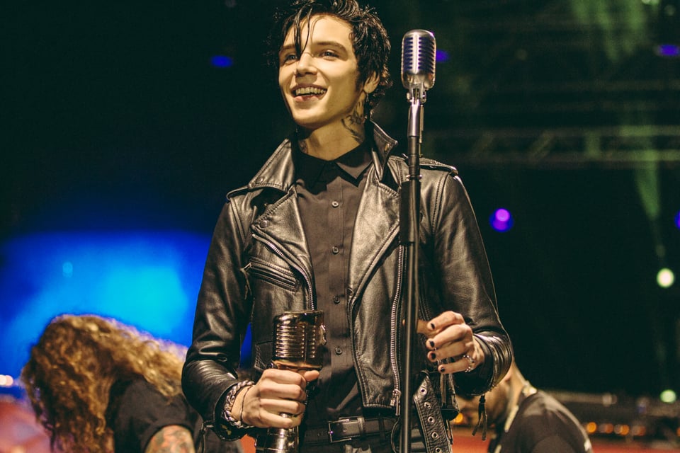 Andy Biersack accepting Black Veil Brides' award for Most Dedicated Fans